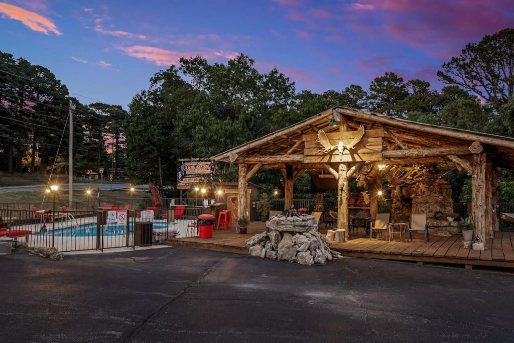 Stonegate Lodge 2 Queen Beds Wifi Tv Salt Water Pool Fire Pits #303 Юрика-Спрінгс Екстер'єр фото